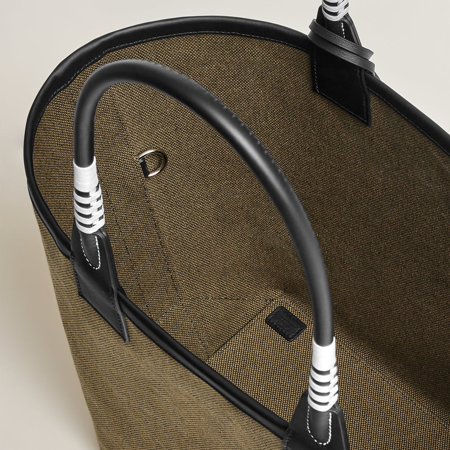 Hermès Steeple 28 — Canvas H Militaire, Verde Kaki