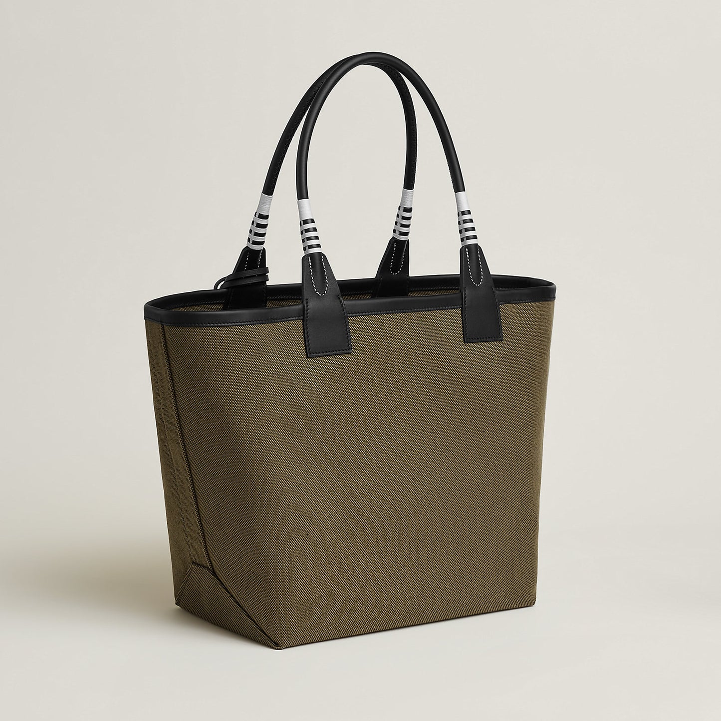 Hermès Steeple 28 — Canvas H Militaire, Verde Kaki